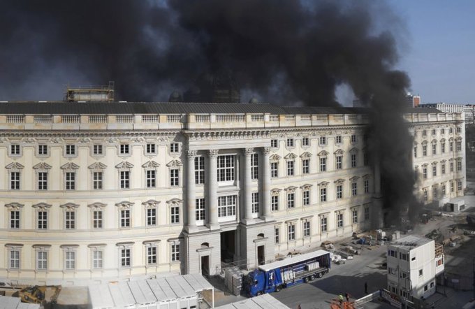 Πυρκαγιά στο Ανάκτορο του Βερολίνου