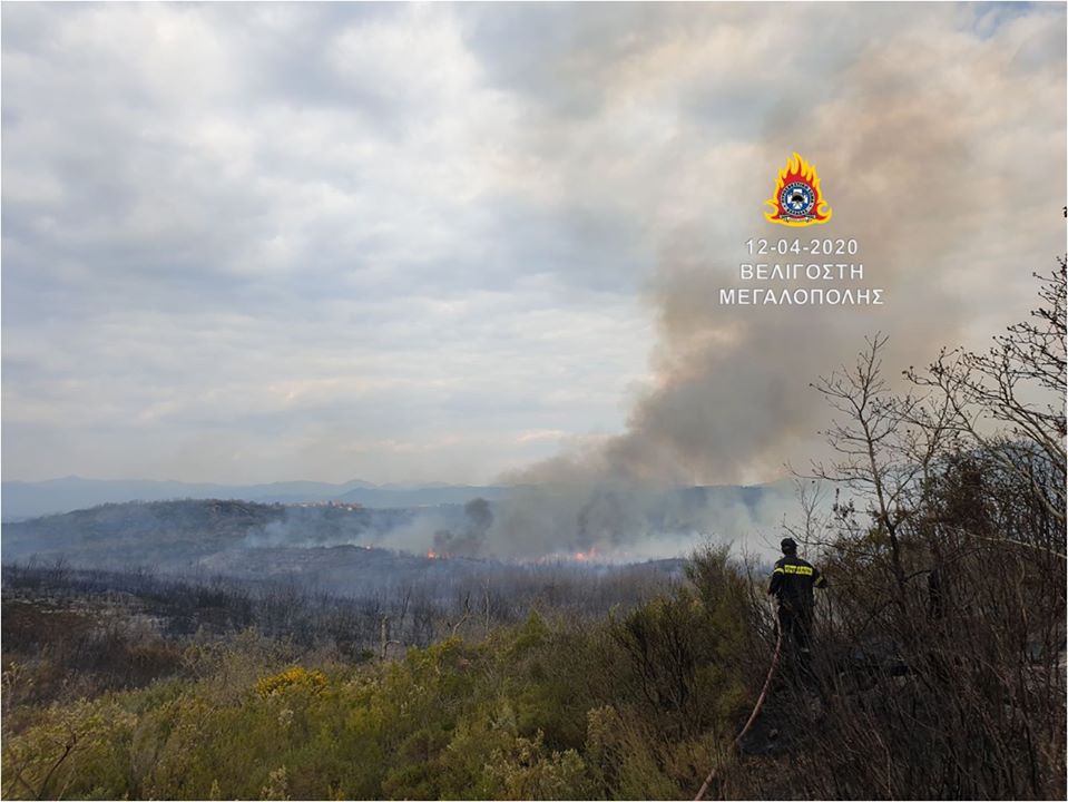 Φωτογραφίες από την πυρκαγιά στην Αρκαδία