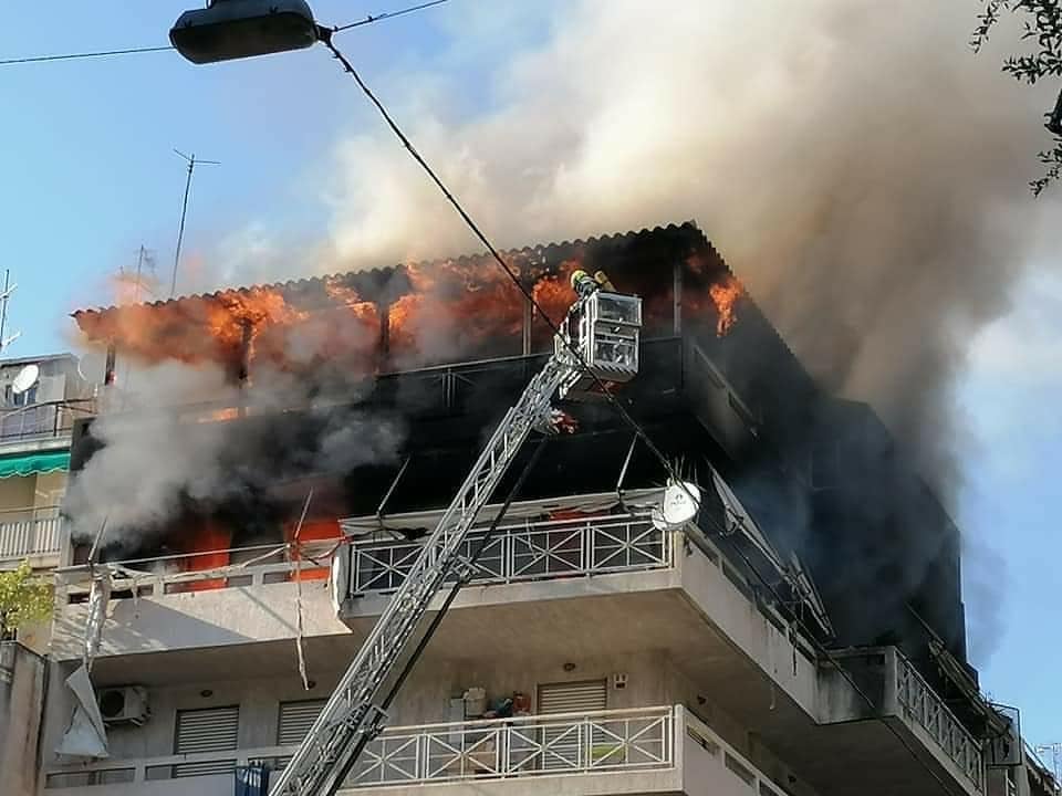 Πυρκαγιά σε διαμέρισμα πέμπτου ορόφου στα Άνω Πατήσια
