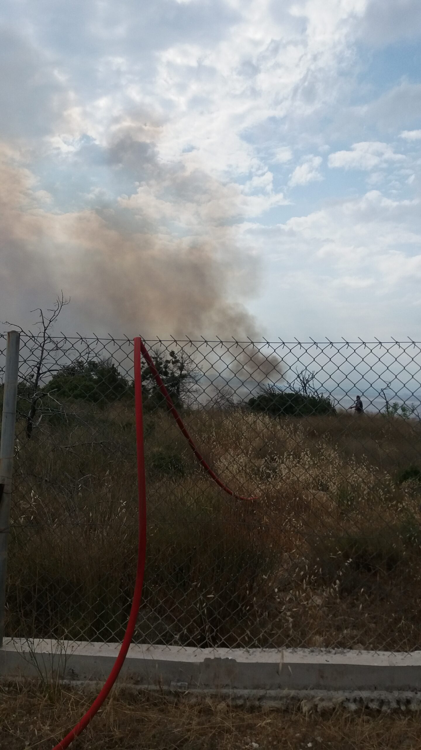 Αποκλειστικό φωτογραφικό υλικό από την πυρκαγιά πίσω από το ΠΙΚΠΑ Βούλας