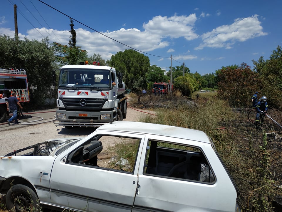 Πυρκαγιά σε ρέμα στην Κάτω Κηφισιά