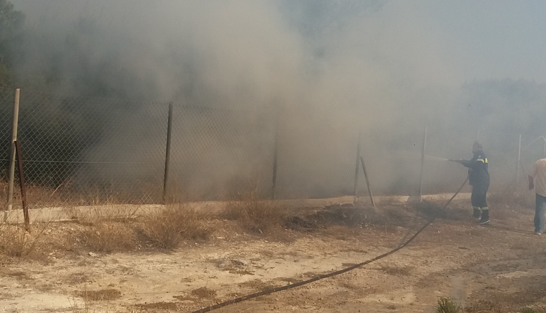 Αποκλειστικό φωτογραφικό υλικό από την πυρκαγιά στο πικπα Βούλας