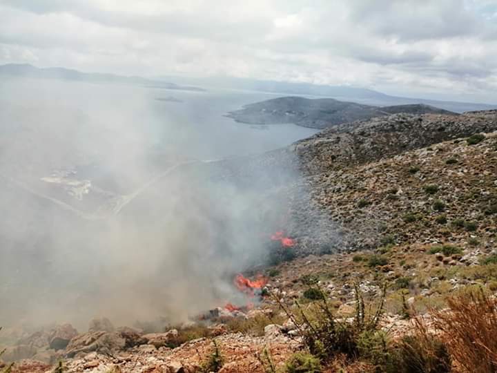 Φωτογραφικό υλικό από την πυρκαγιά στην Κάλυμνο