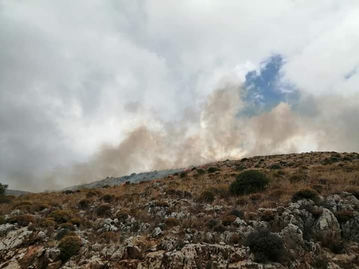 Φωτογραφικό υλικό από την πυρκαγιά στην Κάλυμνο