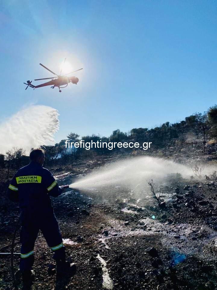 Αποκλειστικό φωτογραφικό υλικό από την πυρκαγιά στην Βάρη