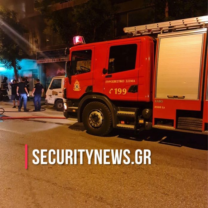 Θεσσαλονίκη: Στις φλόγες συνεργείο αυτοκινήτων στην Αγίου Δημητρίου (ΦΩΤΟ)