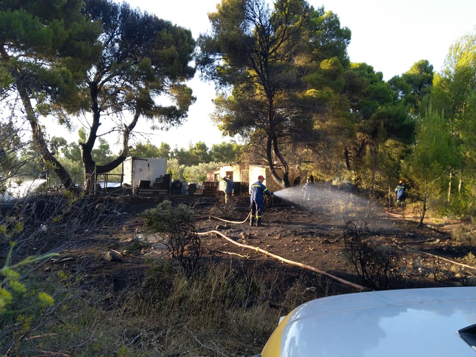 Πυρκαγιά στα Μεγάλα Πεύκα Λαυρεωτικης