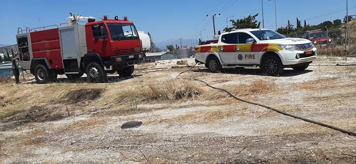 Φωτογραφικό υλικό από την πυρκαγιά στα καλύβια αττικης