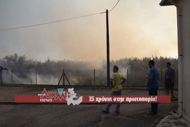 Πυρκαγιά δίπλα από τον βιολογικό Μεσολογγίου (φωτο)