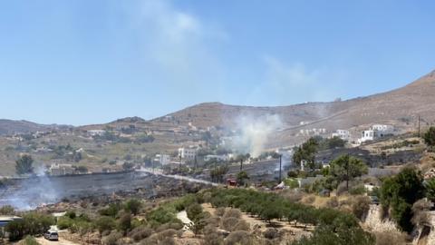 Φωτιά στον Μέγα Γιαλό Σύρου