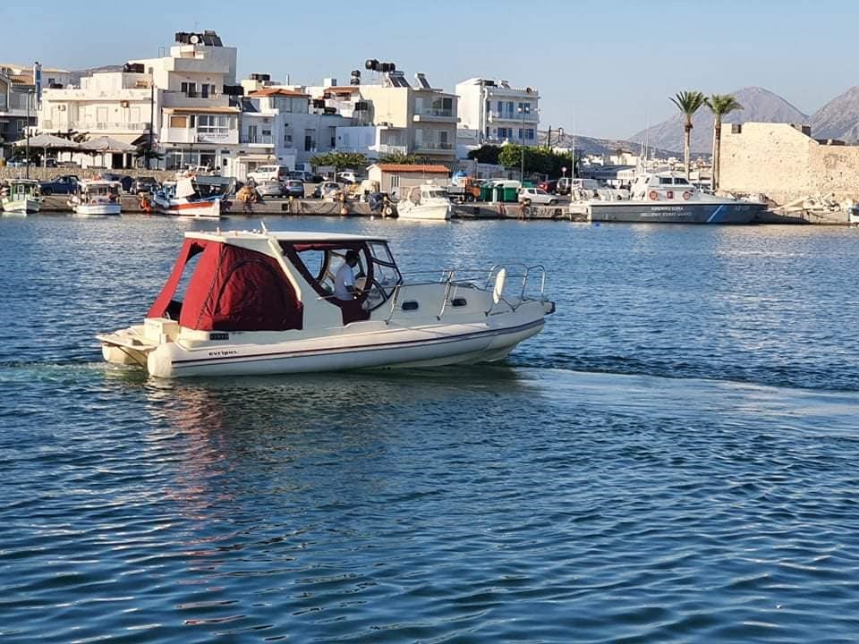 "Ξαναχτύπησαν" οι Κρητικοί - Δεύτερη ημέρα ντελίβερι σε πλοίο του Πολεμικού Ναυτικού - ΦΩΤΟ