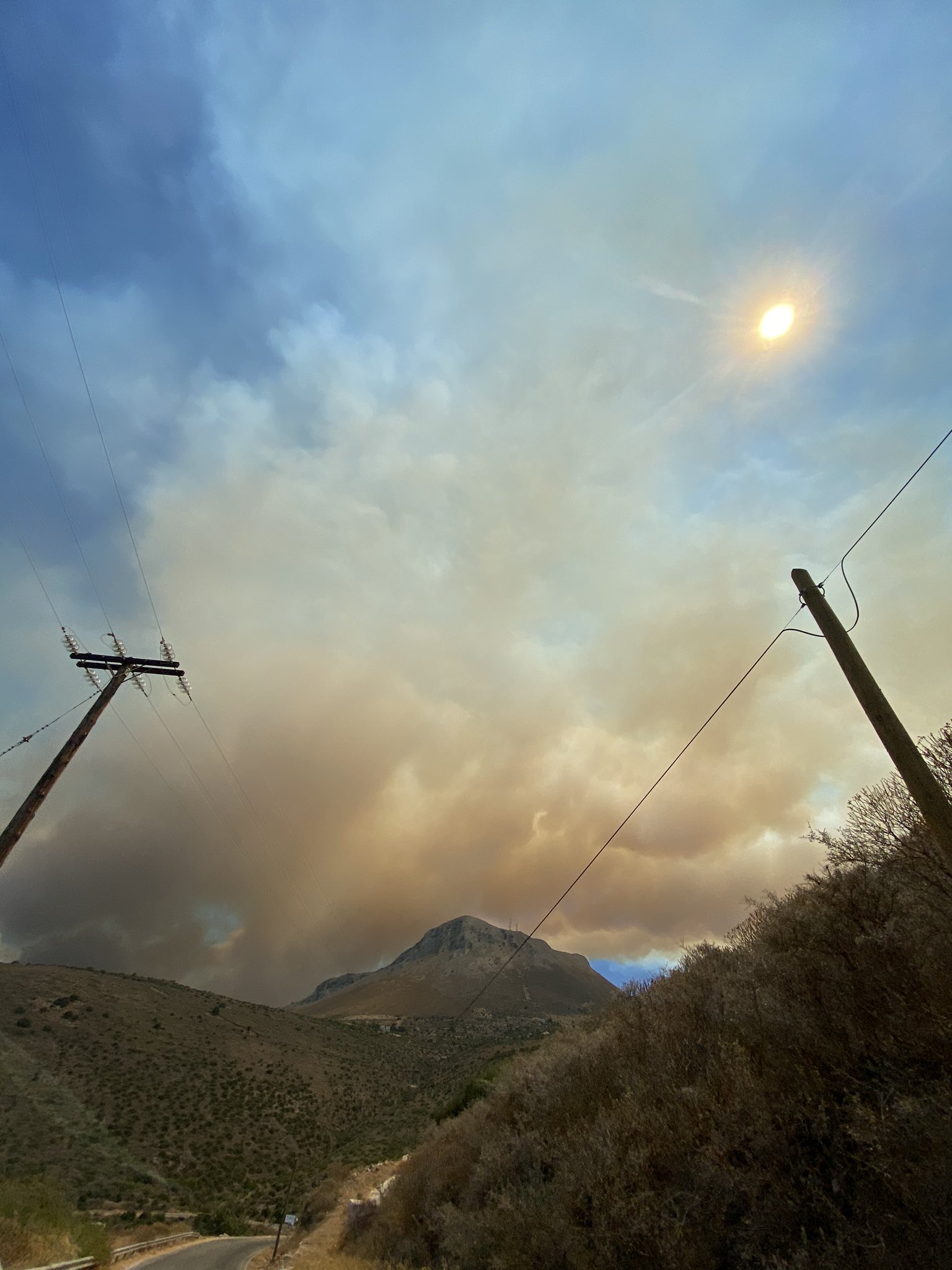 Πυρκαγιά στη Μάνη - Προληπτική εκκένωση σε Βάχος και Δροσοπηγή