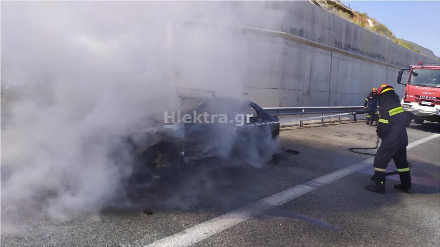 Πυρκαγιά σε όχημα στην Εθνική Οδό – Ένας τραυματίας(φωτο)