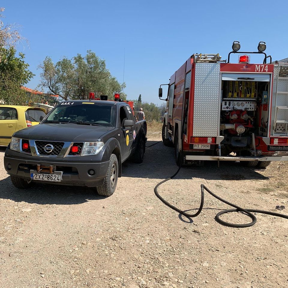 Φωτογραφικό υλικό από την πυρκαγιά στην λεωφόρο Πάρνηθος