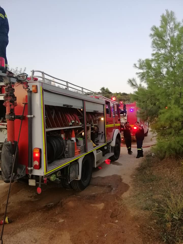 Πυρκαγιά επί της οδό Λεωφόρο Λίμνης Μαραθωνος στον Άγιος Στέφανος Αττικής