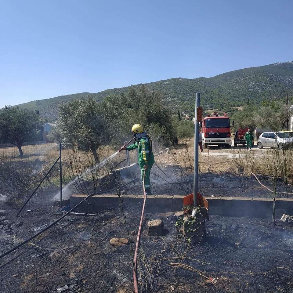 Φωτογραφικό υλικό από την πυρκαγιά στην λεωφόρο Πάρνηθος