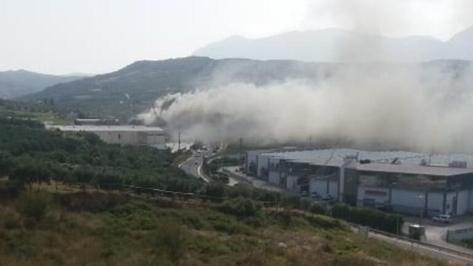 Πυρκαγιά σε επιχείρηση αρτοσκευασμάτων στο Ηράκλειο Κρήτης