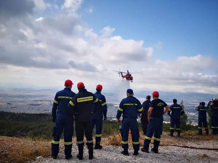 Πυρκαγιά στον Υμηττό: Συντονιστής της κατάσβεσης ο αρχηγός της Πυροσβεστικής