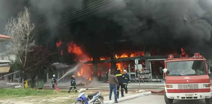 Πυρκαγιά σε κατάστημα οικιακών ειδών στη Βάρδα Ηλείας