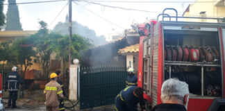 Πυρκαγιά σε ΙΧ εντός οικίας στη Βούλα