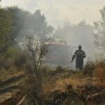 Πάτρα: Πυρκαγιά σε οικόπεδο δίπλα από τη Μικρή Περιμετρική