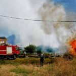 Λαμπάδιασαν τα χόρτα από τη... ζέστη!
