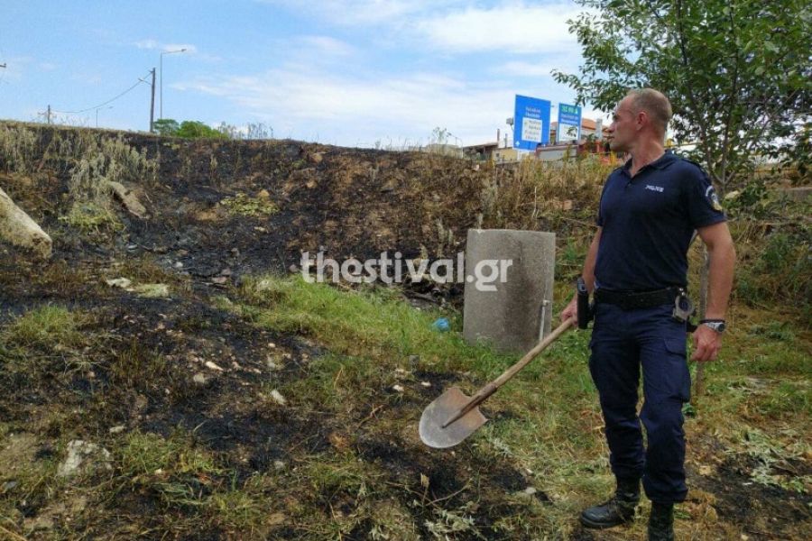 Θεσσαλονίκη: Αστυνομικοί περιόρισαν φωτιά κοντά σε κατοικημένη περιοχή