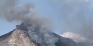 Πυρκαγιά στις Κεχριές: Εκκενώνεται η κατασκήνωση