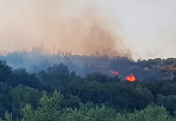 Πυρκαγιά στη περιοχή του Φάρου Ικαρίας