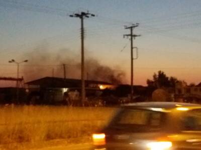 Πυρκαγια σε πρώην εργοστάσιο ξυλείας στο Αγρίνιο (φωτό και βίντεο)