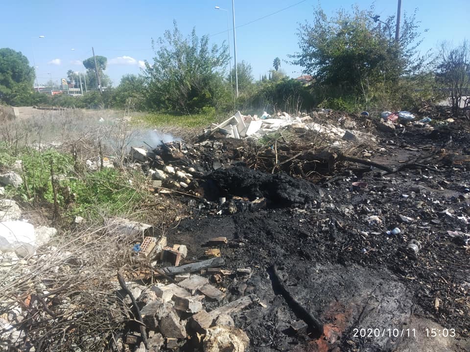 Ηλεία: πυρκαγιά σε σκουπίδια και μπάζα στο πρώην εργοστάσιο Αστερίς