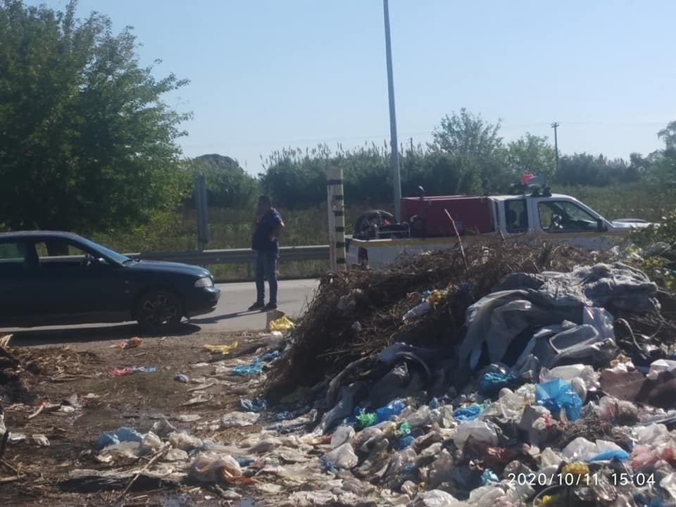 Ηλεία: πυρκαγιά σε σκουπίδια και μπάζα στο πρώην εργοστάσιο Αστερίς