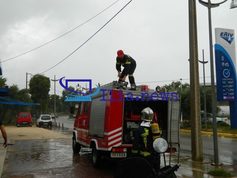 Πυρκαγιά σε επιχείρηση ηχητικού εξοπλισμού στην Αμαλιάδα.(φωτο)