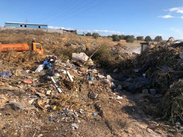 Πυρκαγιά σε παράνομη χωματερή στα Μέγαρα.(φωτο) Πυρκαγιά σε παράνομη χωματερή στα Μέγαρα.(φωτο)