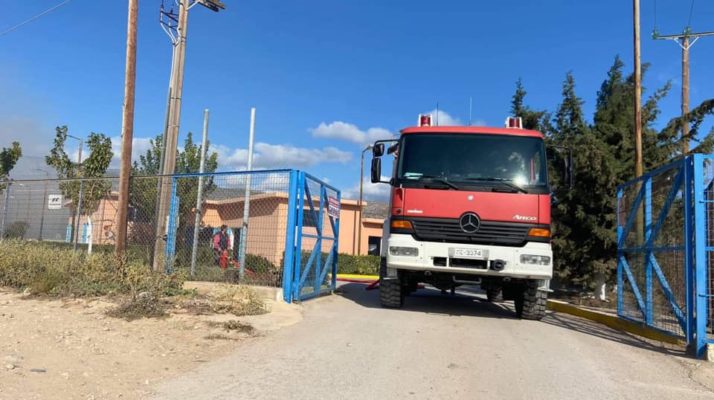 Πυρκαγιά σε παράνομη χωματερή στα Μέγαρα.(φωτο) Πυρκαγιά σε παράνομη χωματερή στα Μέγαρα.(φωτο)