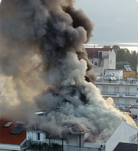 Πυρκαγιά σε διαμέρισμα, στα Ιωάννινα Πυρκαγιά σε διαμέρισμα, στα Ιωάννινα