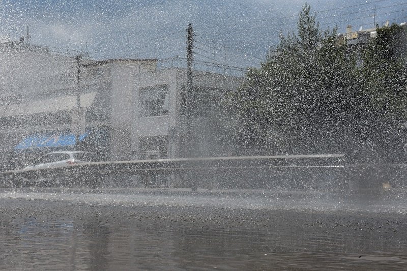 Ραγδαία επιδείνωση του καιρού με βροχές και καταιγίδες