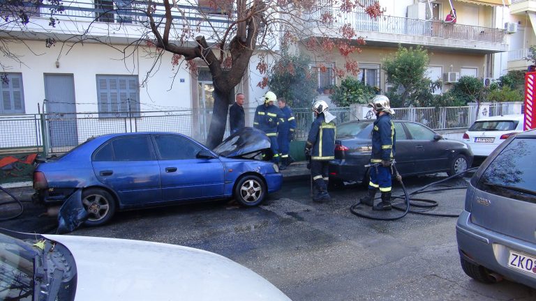 Πυρκαγιά σε αυτοκίνητο στα Σεπόλια -ΦΩΤΟ -ΒΙΝΤΕΟ