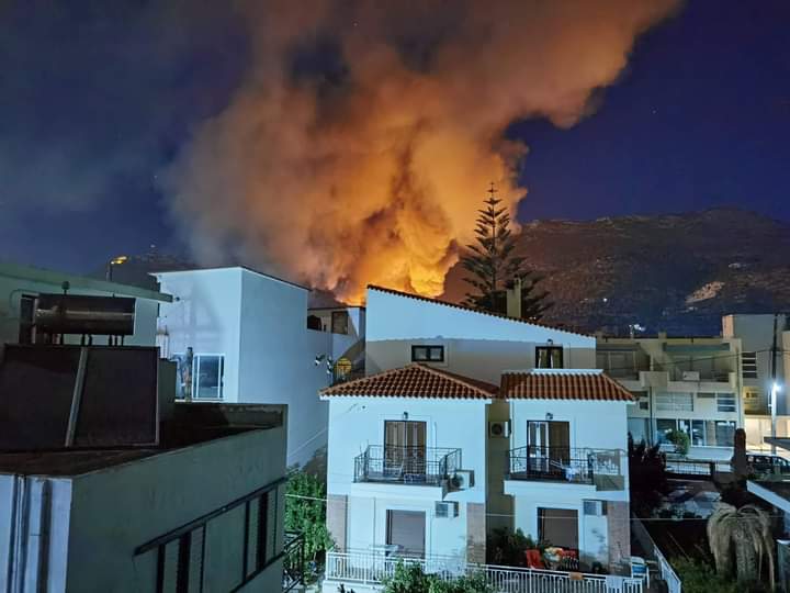 Πυρκαγιά σε χαμηλή βλάστηση πλησίον του ΚΥΤ στο Βαθύ Σάμου.(φωτό-βιντεο απο το συμβάν)