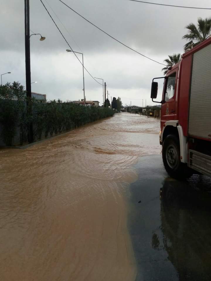 Κρητη:Εικόνες από τις πλημμύρες στην περιοχή Σκλαβεροχωρι-Καρδουλιανο και του Αρχαγγέλου Καστελίου.