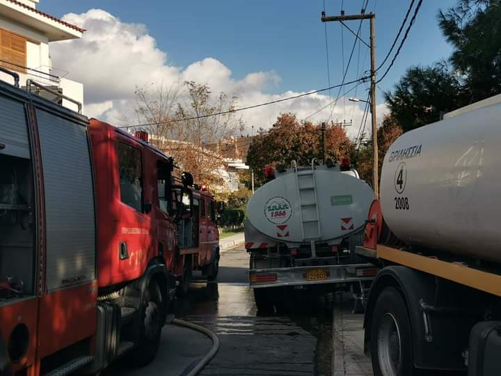 Πυρκαγιά σε διαμέρισμα στα Μελίσσια Αττικής (Φώτο)