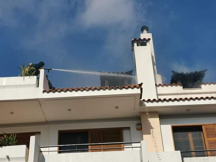 Πυρκαγιά σε διαμέρισμα στα Μελίσσια Αττικής (Φώτο)