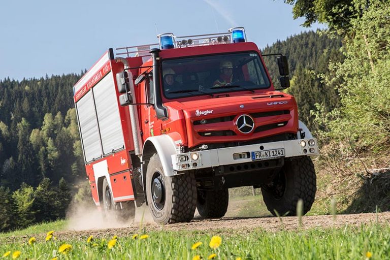 Το απόλυτο πυροσβεστικό όχημα - Unimog U 5023 (Βίντεο)