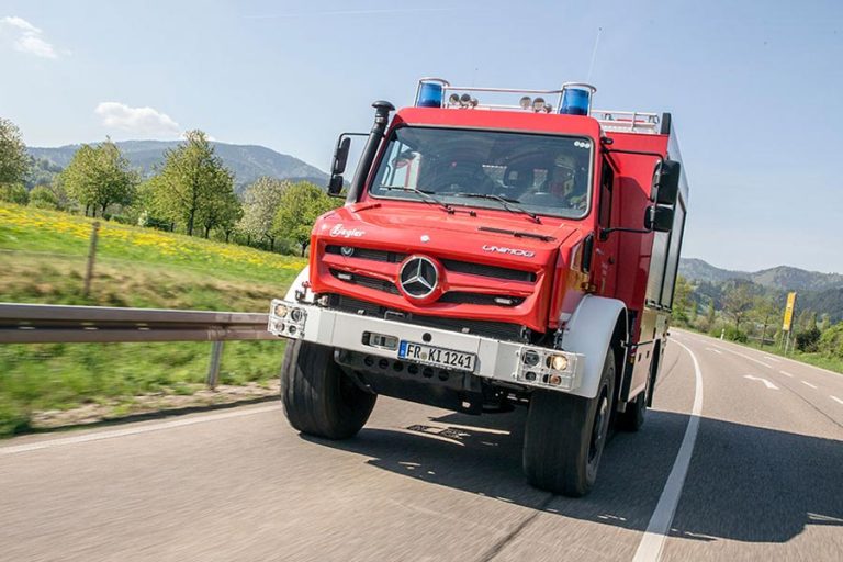 Το απόλυτο πυροσβεστικό όχημα - Unimog U 5023 (Βίντεο)