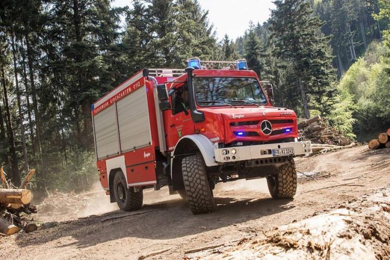 Το απόλυτο πυροσβεστικό όχημα - Unimog U 5023 (Βίντεο)