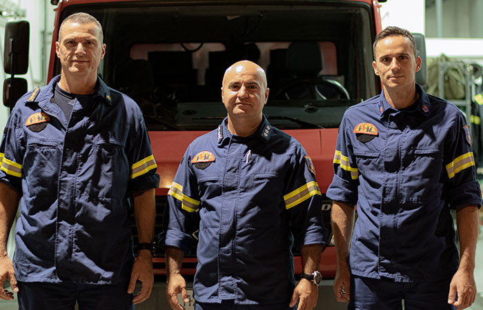 Ένα βράδυ με τους πυροσβέστες της Θεσσαλονίκης στον σταθμό της Ολυμπιάδος