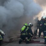 Τραγωδία στη Θεσσαλονίκη: 16χρονος ανασύρθηκε χωρίς τις αισθήσεις του από πυρκαγιά σε διαμέρισμα