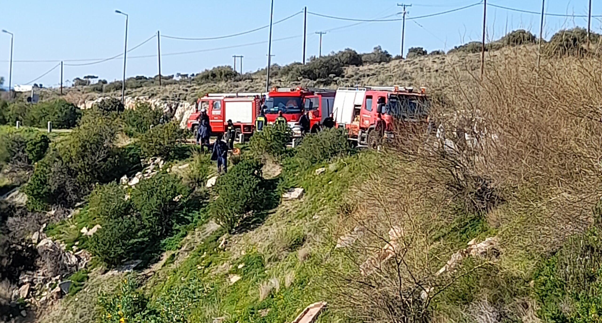 Πτώση οχήματος στα Λιμανάκια βουλιαγμένης.(φωτο)