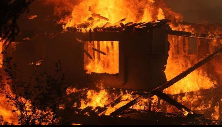 Πυρκαγιά σε στάβλο στο χωριό Βρυώνι της Βορείου Ηπείρου - Κάηκαν ζωντανά πάνω από 200 πρόβατα