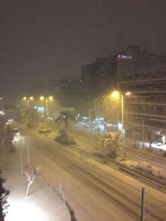 Καιρός: Χιόνια στο κέντρο της Αθήνας – Εντυπωσιακές εικόνες